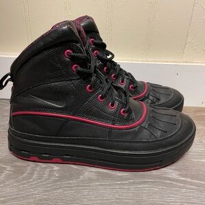 Size 5.5 (GS) - Nike Woodside 2 Mid Black Fireberry